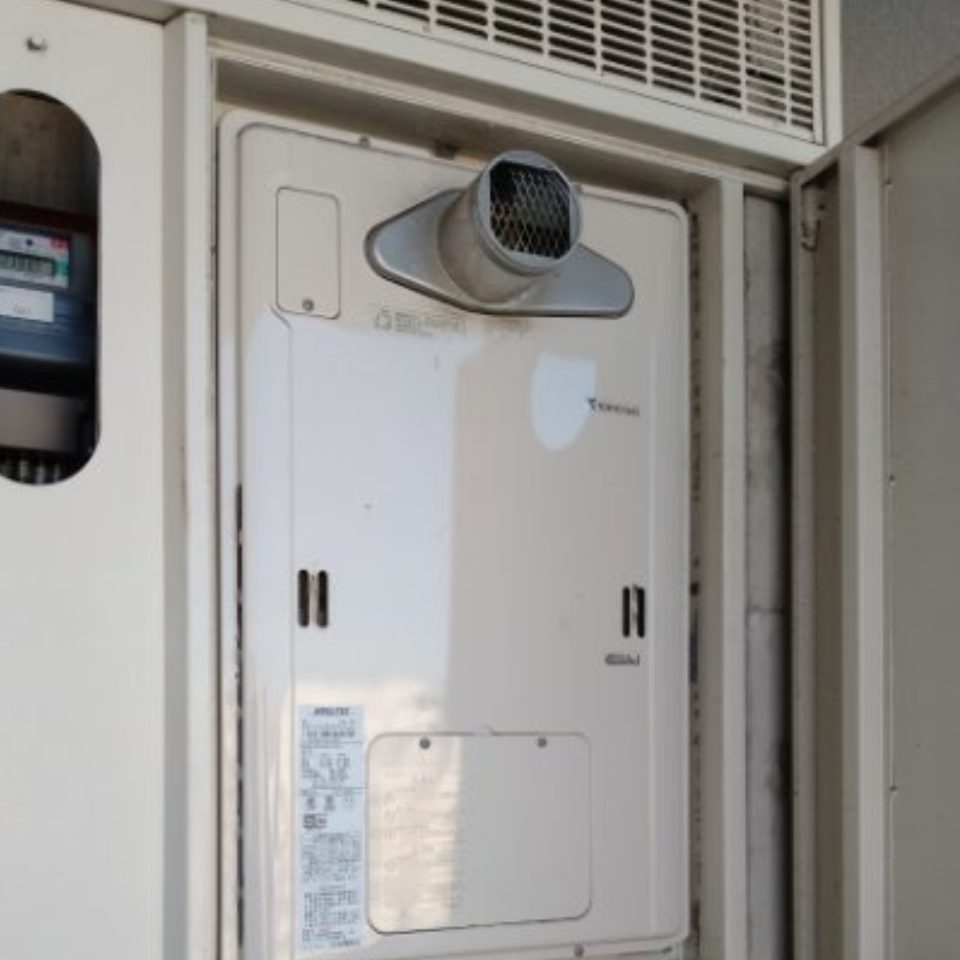 東京都板橋区 N様 リンナイ RUFH-A2400AT2-3(A)  給湯器交換工事 交換前