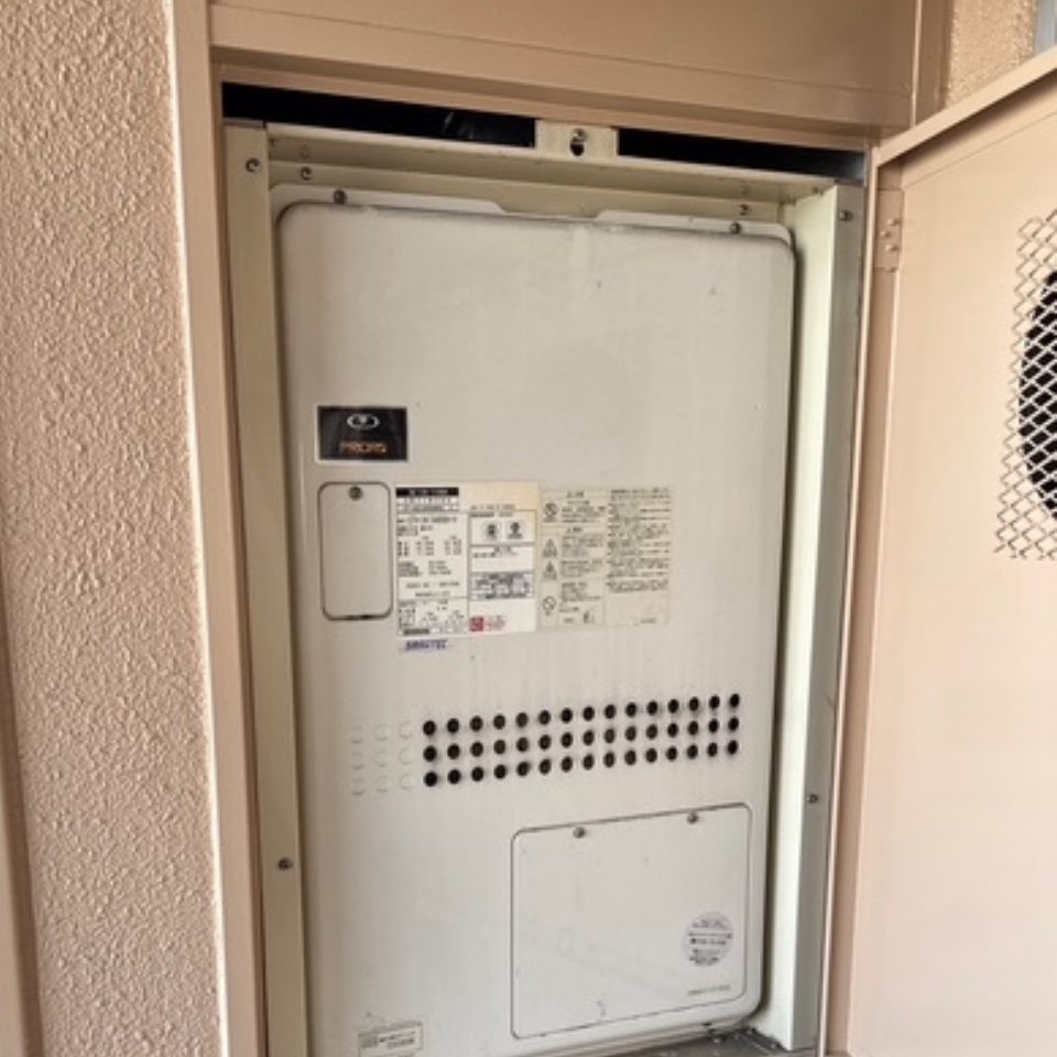 大阪府大阪市 F様 ノーリツ GTH-2454AW6H-H BL 給湯暖房給湯器交換工事 交換前