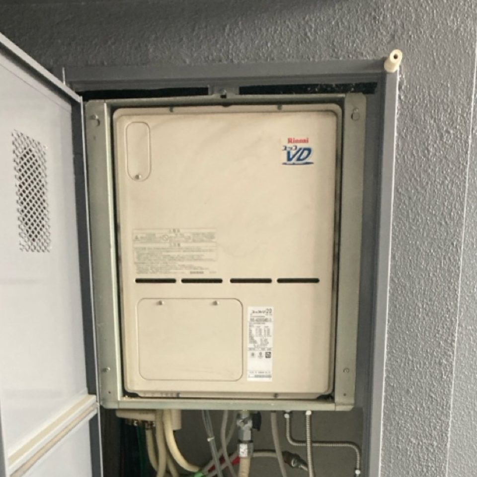 福岡市博多区 O様 リンナイ RVD-A2000SAB2-3(B) 給湯暖房機交換工事 交換前