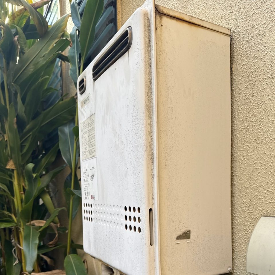 東京都練馬区 K様 ノーリツ GT-C2472SAW-1 BL 給湯器交換工事 交換前