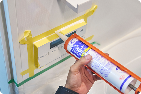 マスキングテープを用いた防水コーキングの仕上げ