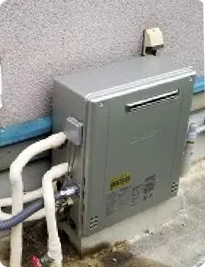 屋外据置一つ穴タイプの給湯器の交換後事例写真